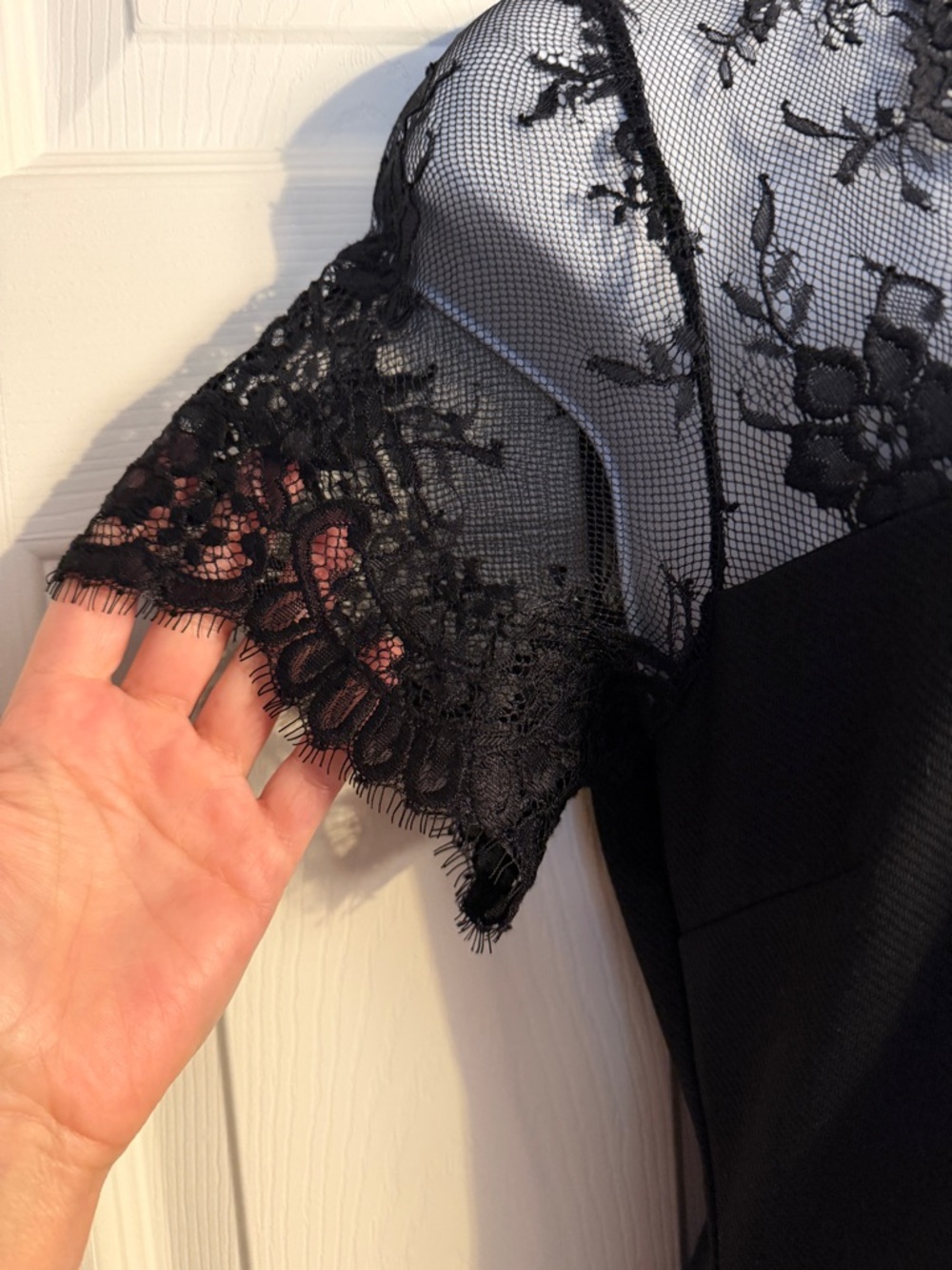 Black Lace Agatha Midi Dress Hyacinth House Tuckernuck size SM SOLD OUT ONLINE - Picture 7 of 16